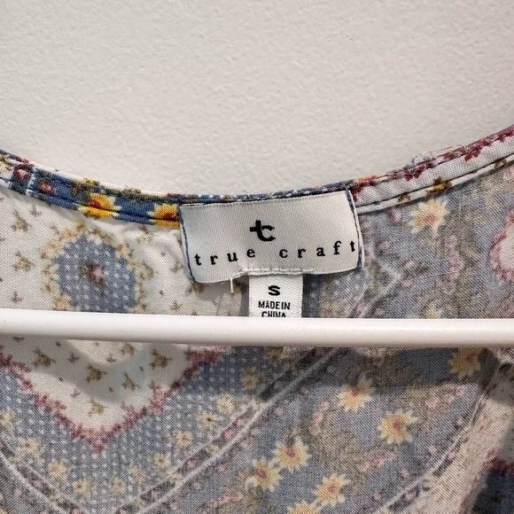 True Craft Floral Patterned Dress - Picture 2 of 5